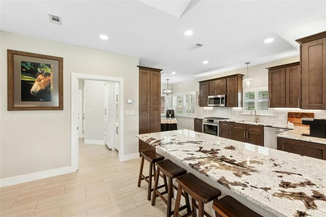 407 Olympia Fields ST, Meadowlakes, TX 78654