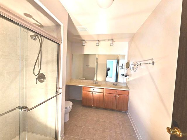 1018 CASTILIAN Court 205, Glenview, IL 60025