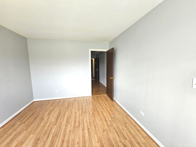 1018 CASTILIAN Court 205, Glenview, IL 60025