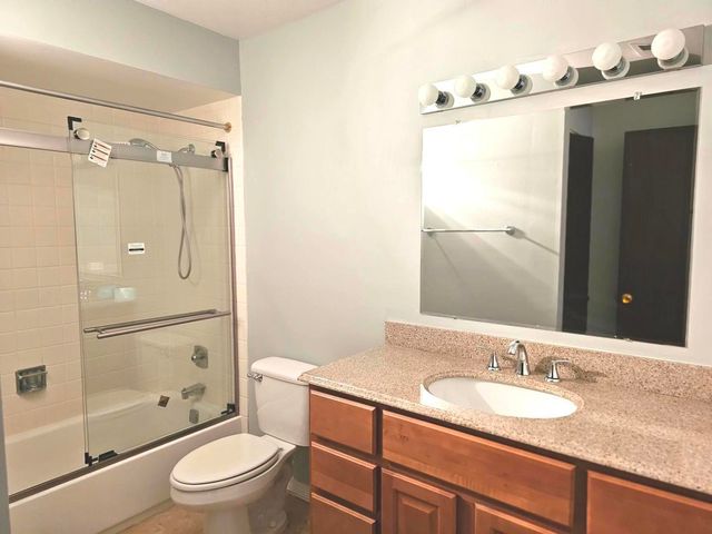 1018 CASTILIAN Court 205, Glenview, IL 60025