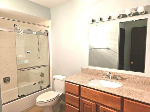 1018 CASTILIAN Court 205, Glenview, IL 60025