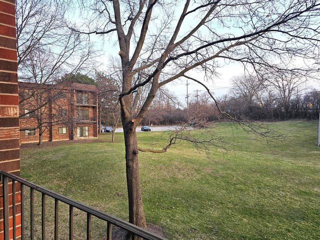 1018 CASTILIAN Court 205, Glenview, IL 60025