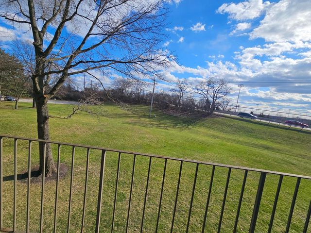 1018 CASTILIAN Court 205, Glenview, IL 60025