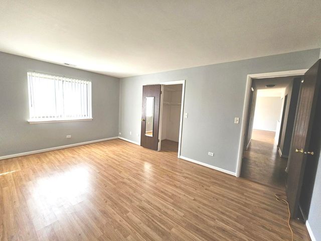 1018 CASTILIAN Court 205, Glenview, IL 60025