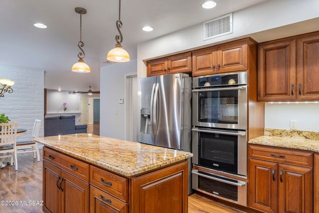 1112 W Maximilian Way, Tucson, AZ 85704