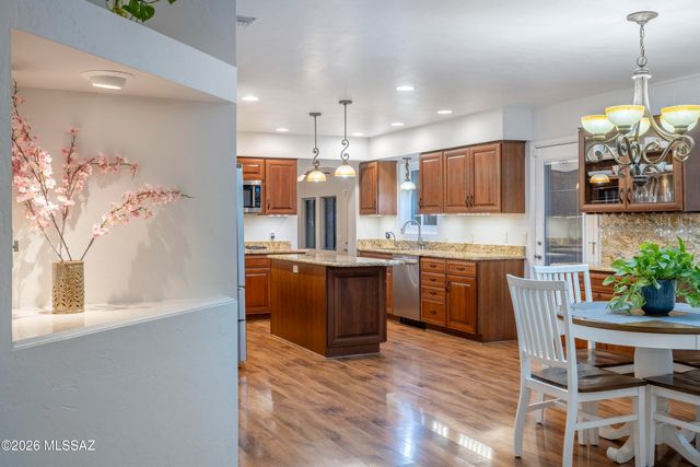 1112 W Maximilian Way, Tucson, AZ 85704