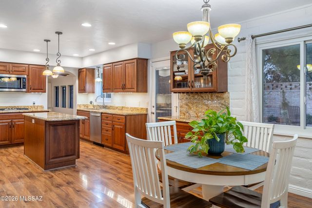 1112 W Maximilian Way, Tucson, AZ 85704