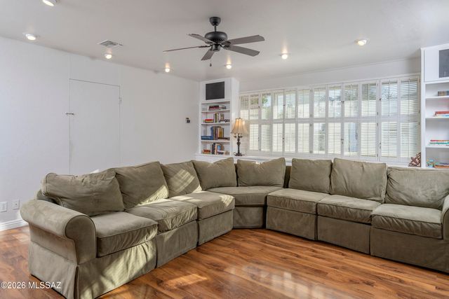 1112 W Maximilian Way, Tucson, AZ 85704