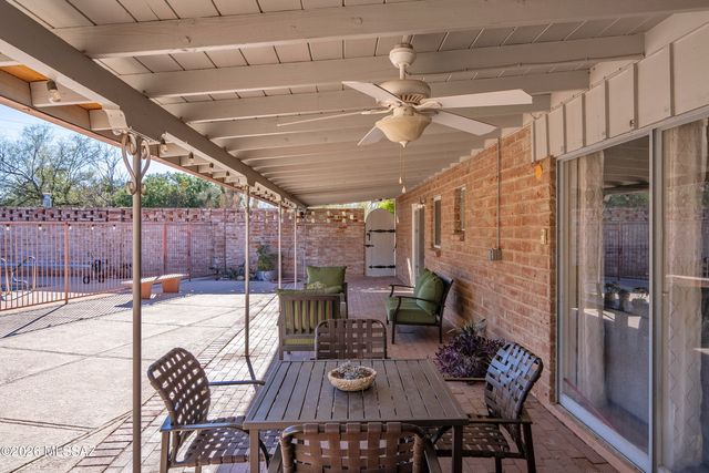 1112 W Maximilian Way, Tucson, AZ 85704