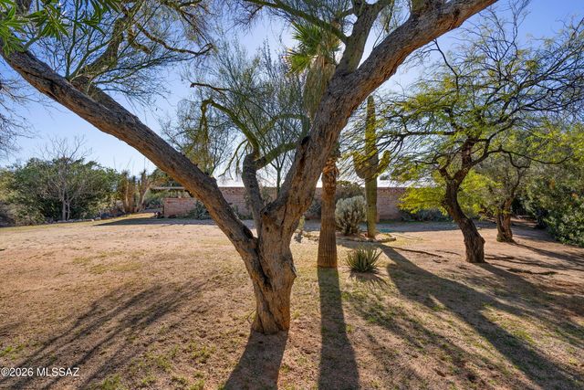 1112 W Maximilian Way, Tucson, AZ 85704