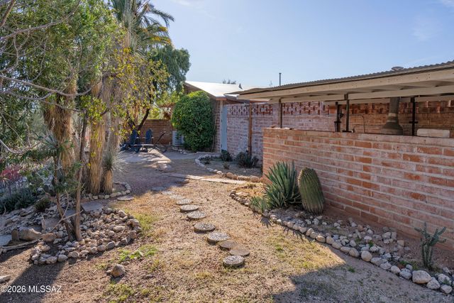 1112 W Maximilian Way, Tucson, AZ 85704