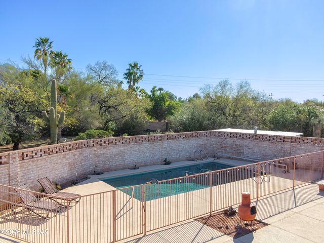 1112 W Maximilian Way, Tucson, AZ 85704