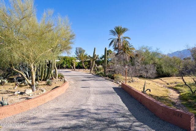 1112 W Maximilian Way, Tucson, AZ 85704