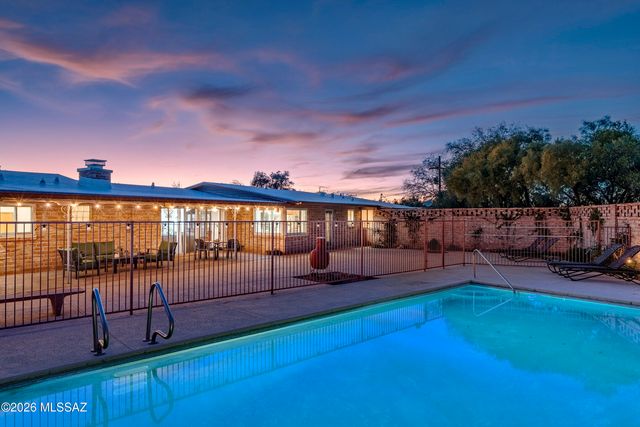 1112 W Maximilian Way, Tucson, AZ 85704