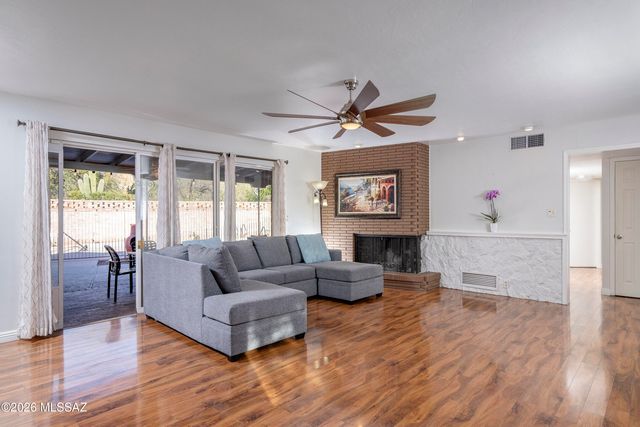 1112 W Maximilian Way, Tucson, AZ 85704