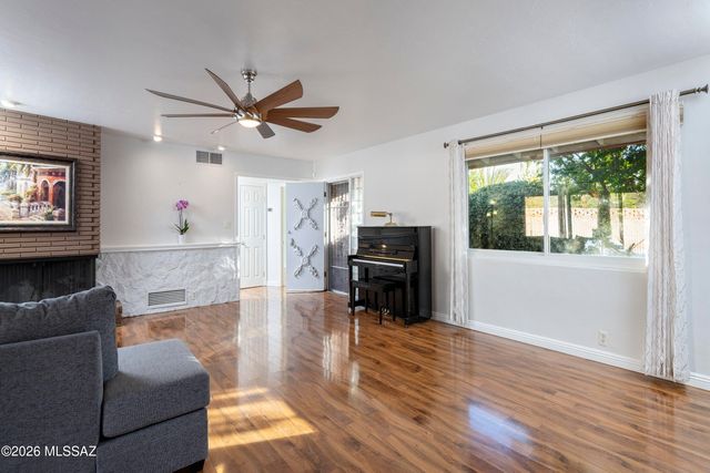 1112 W Maximilian Way, Tucson, AZ 85704