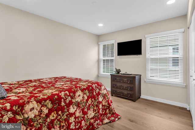 2 SURREY CT, Forked River, NJ 08731