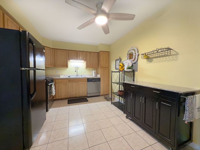 1313 S Rebecca Road 118, Lombard, IL 60148