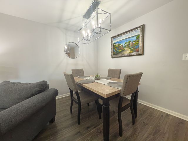 1313 S Rebecca Road 118, Lombard, IL 60148