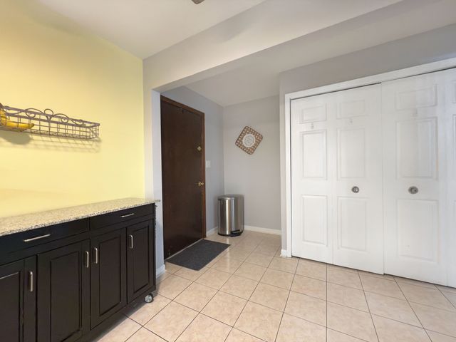 1313 S Rebecca Road 118, Lombard, IL 60148