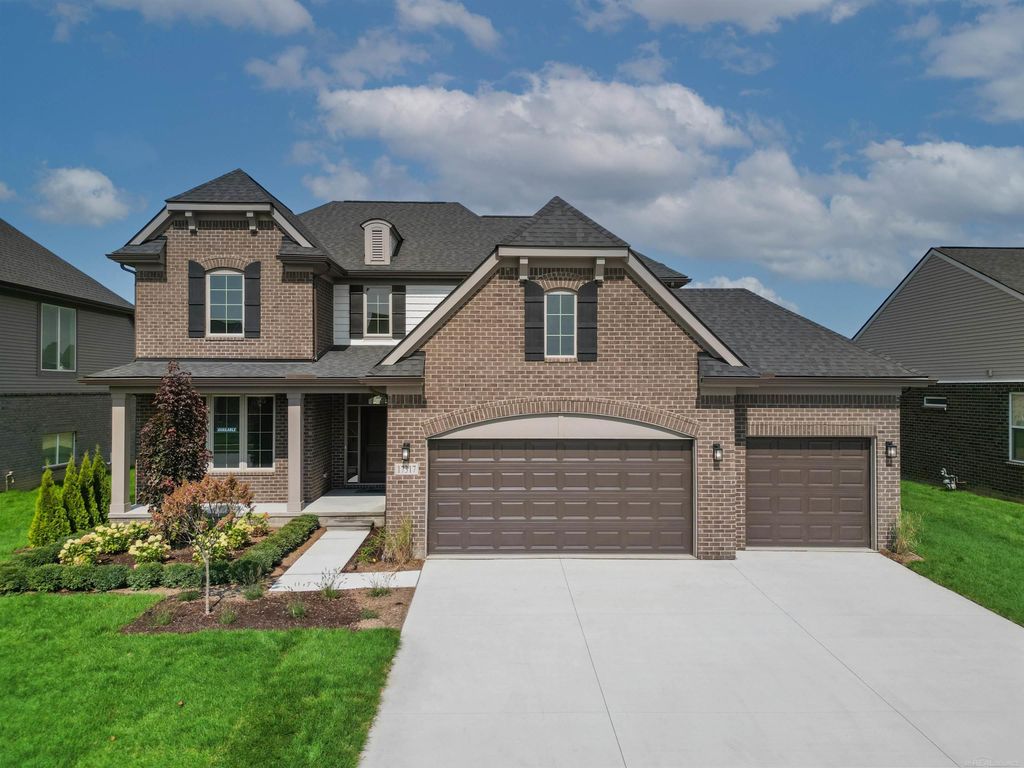 17317 Megan Drive 45, Macomb, MI 48042