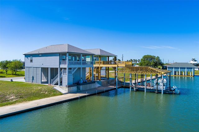 2005 Nelson Street, Port Bolivar, TX 77650