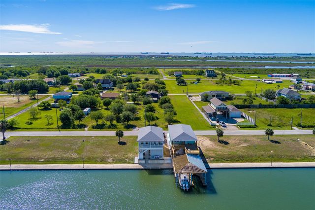 2005 Nelson Street, Port Bolivar, TX 77650