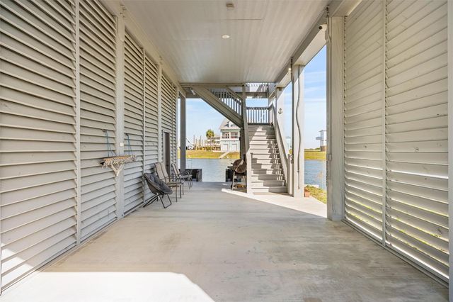 2005 Nelson Street, Port Bolivar, TX 77650