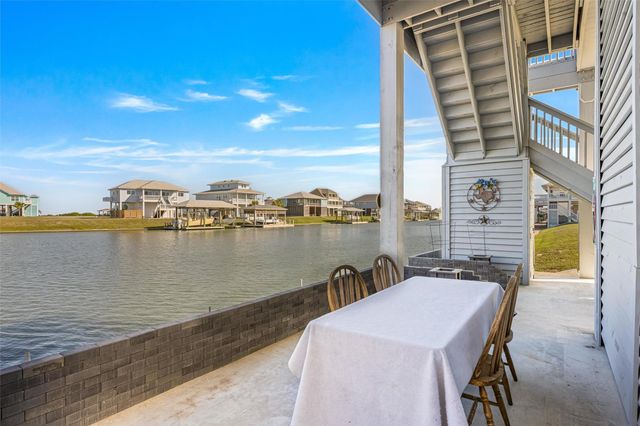 2005 Nelson Street, Port Bolivar, TX 77650