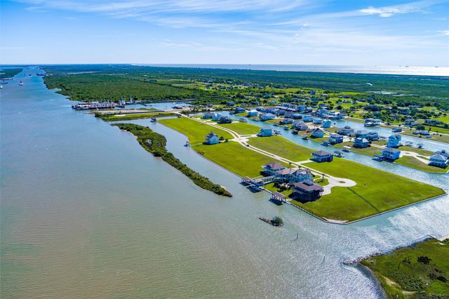 2005 Nelson Street, Port Bolivar, TX 77650