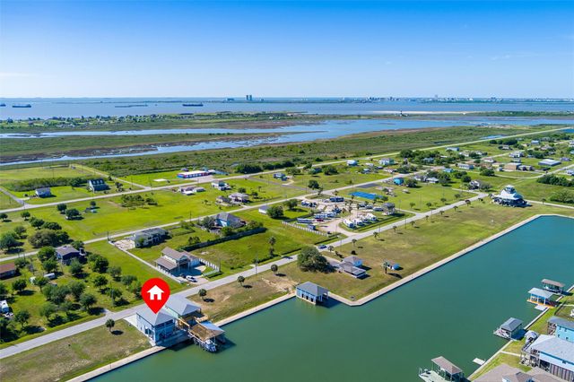 2005 Nelson Street, Port Bolivar, TX 77650