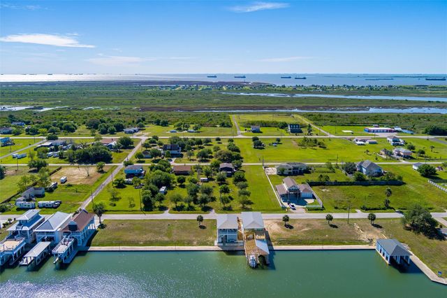 2005 Nelson Street, Port Bolivar, TX 77650