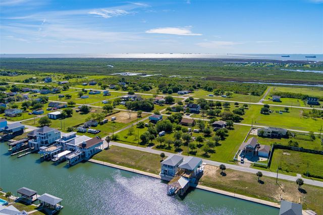 2005 Nelson Street, Port Bolivar, TX 77650