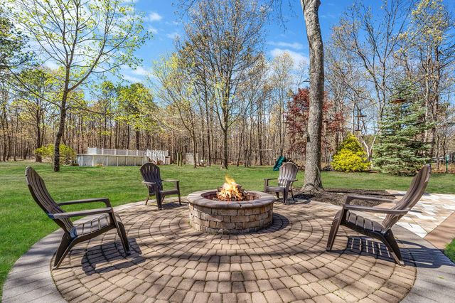 36 N Cozine Road, Manorville, NY 11949