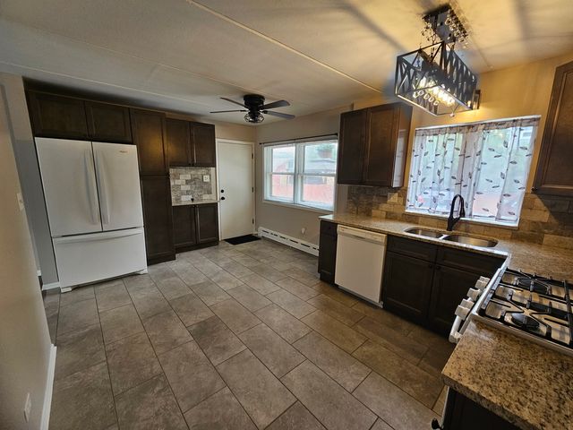 2 N Broadway Avenue 1E, Park Ridge, IL 60068