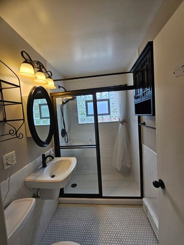 2 N Broadway Avenue 1E, Park Ridge, IL 60068