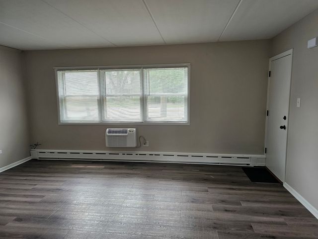 2 N Broadway Avenue 1E, Park Ridge, IL 60068
