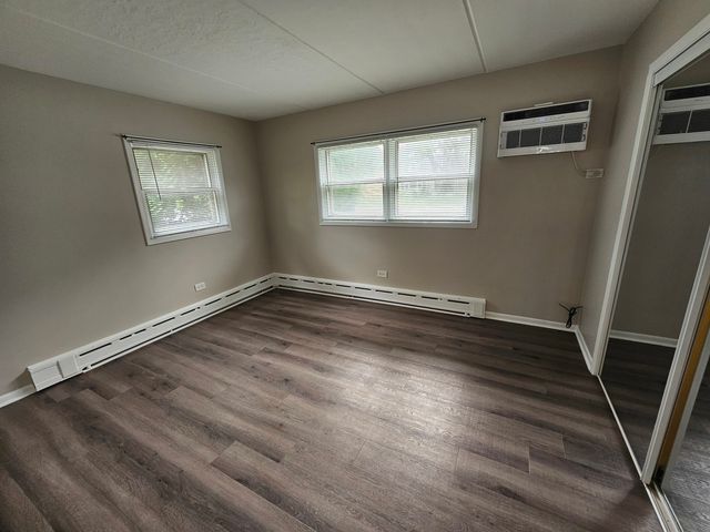 2 N Broadway Avenue 1E, Park Ridge, IL 60068