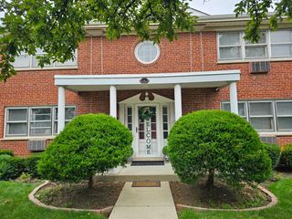 2 N Broadway Avenue 1E, Park Ridge, IL 60068