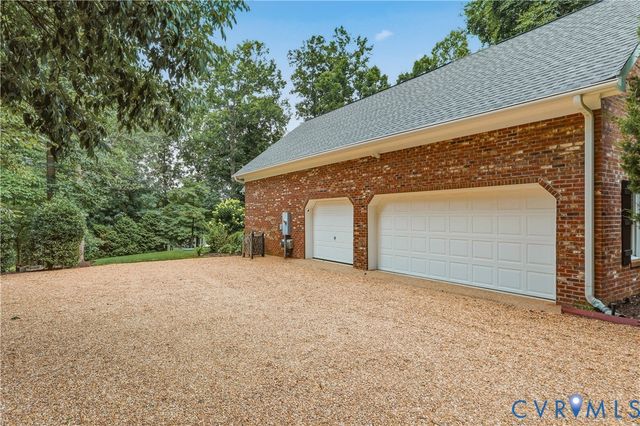 8305 Seaview Dr, Chesterfield, VA 23838
