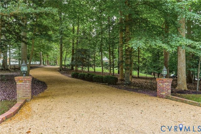 8305 Seaview Dr, Chesterfield, VA 23838