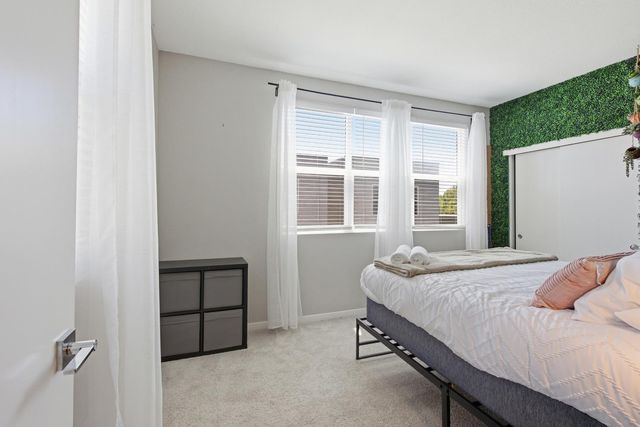 425 Outrigger Ln, West Sacramento, CA 95605