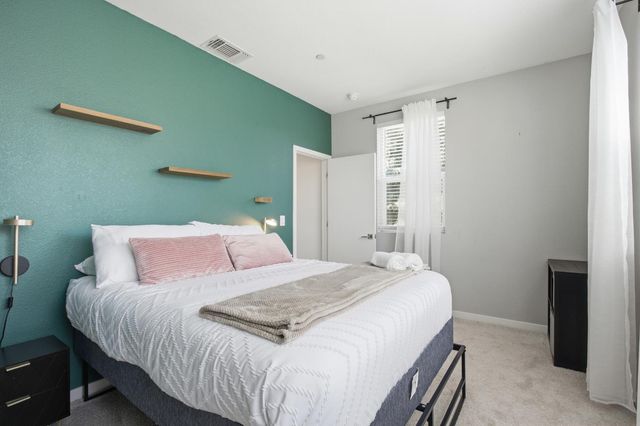 425 Outrigger Ln, West Sacramento, CA 95605