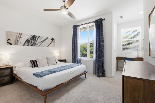 425 Outrigger Ln, West Sacramento, CA 95605
