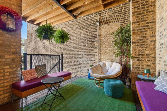 1465 W Fargo Avenue 2, Chicago, IL 60626