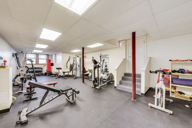 1465 W Fargo Avenue 2, Chicago, IL 60626