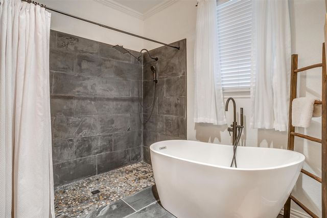 1008 Dapple Gray Road, Crowley, TX 76036