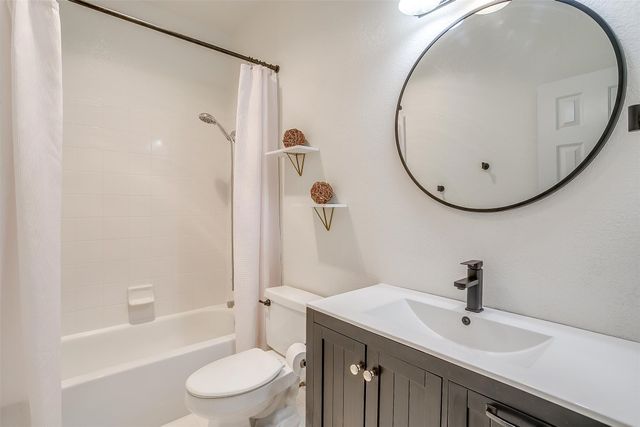 1008 Dapple Gray Road, Crowley, TX 76036