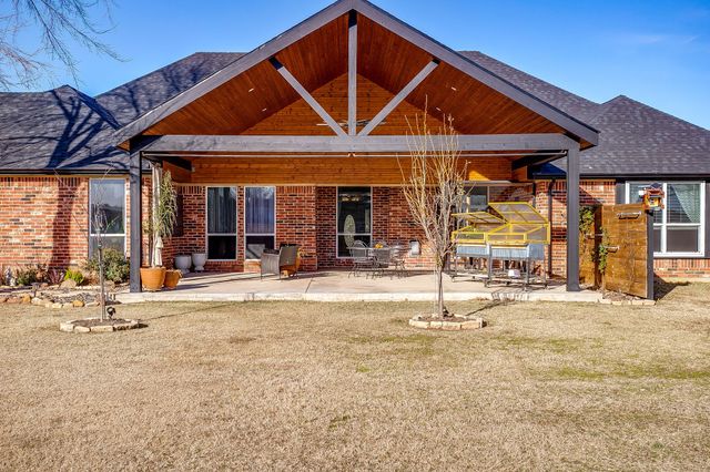 1008 Dapple Gray Road, Crowley, TX 76036