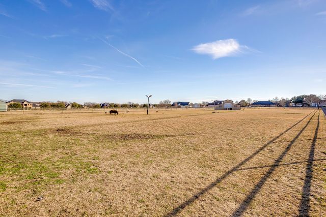 1008 Dapple Gray Road, Crowley, TX 76036